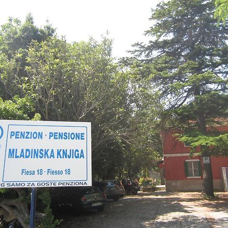 Dom Mladinske Knjige Fiesa 호텔 피란 외부 사진